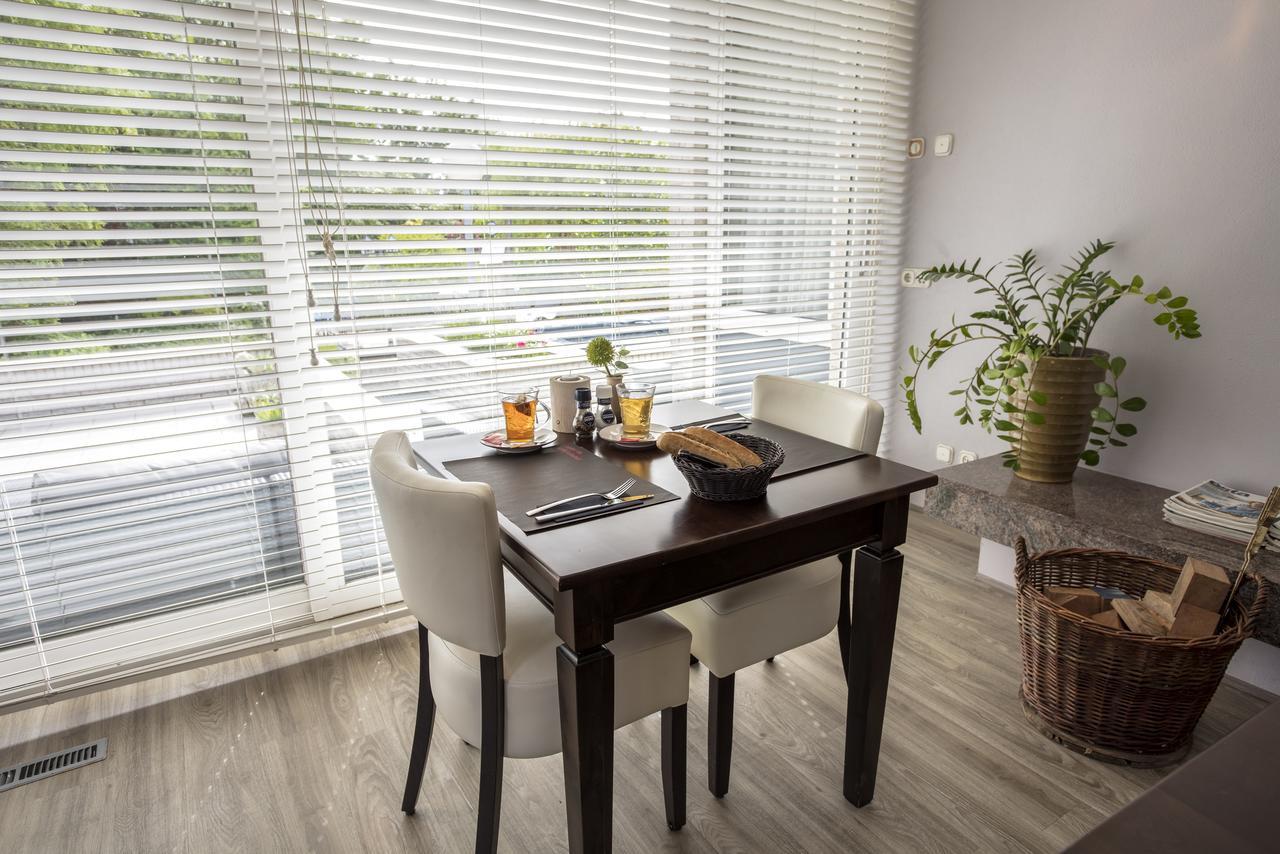 מאקום Lodgehotel De Lelie מראה חיצוני תמונה
